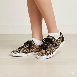 TRETORN Nylite Plus Canvas Sneakers in Bold Leopard Print US Sz 9